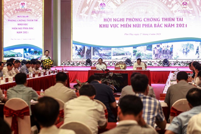 Bộ[-]trưởng[-]Bộ[-]NN&PTNT[-]Lê[-]Minh[-]Hoan[-]"Có[-]nơi[-]đôi[-]lúc[-]vẫn[-]đánh[-]đổi[-]môi[-]trường[-]lấy[-]kinh[-]tế"