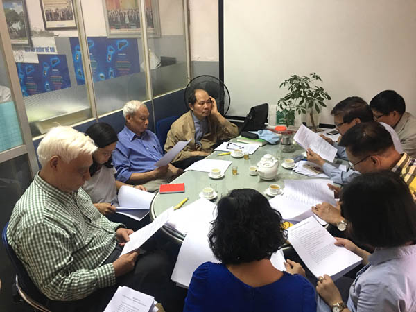 Lãnh[-]đạo[-]Hội[-]BVTN&MT[-]Việt[-]Nam[-]thảo[-]luận[-]các[-]vấn[-]đề[-]quan[-]trọng[-]chuẩn[-]bị[-]Đại[-]hội[-]VII