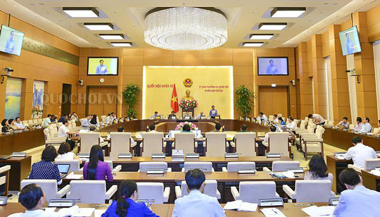 Chưa[-]thông[-]qua[-]tăng[-]thuế[-]bảo[-]vệ[-]môi[-]trường[-]đối[-]với[-]xăng[-]dầu