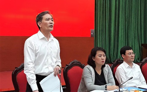 Hà[-]Nội[-]lên[-]tiếng[-]về[-]thông[-]tin[-]chủ[-]tịch[-]UBND[-]TP[-]sử[-]dụng[-]hồ[-]sơ[-]tài[-]liệu[-]giả