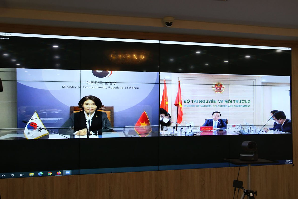 Việt[-]Nam[-]-[-]Hàn[-]Quốc[-]tăng[-]cường[-]hợp[-]tác[-]về[-]môi[-]trường