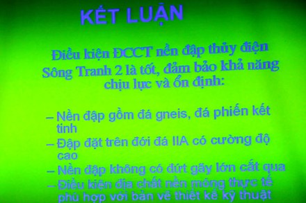 Các[-]nhà[-]khoa[-]học[-]“bơi”[-]trong[-]Sông[-]Tranh[-]2