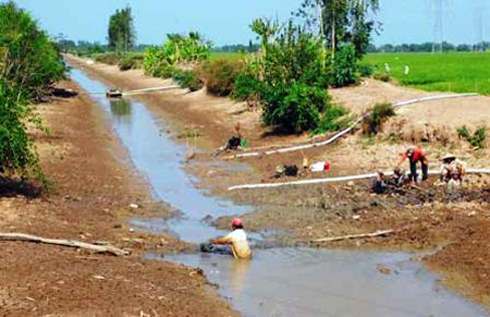[-]Không[-]nên[-]chủ[-]quan,[-]lơ[-]là[-]với[-]hạn[-]mặn[-]