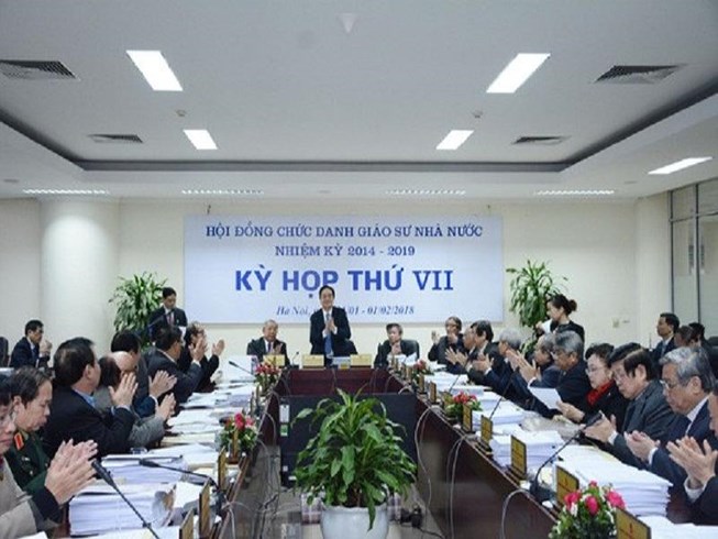Danh[-]sách[-]tân[-]GS,[-]PGS[-]“văng"[-]nhiều[-]quan[-]chức