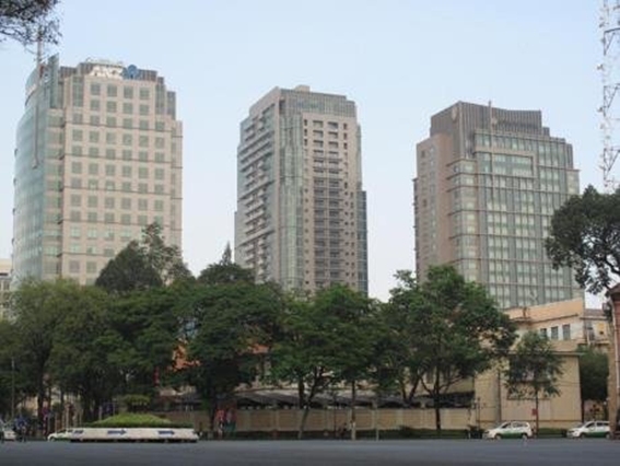 Cao[-]ốc[-]Kumho[-]xả[-]thải[-]vi[-]phạm[-]giữa[-]trung[-]tâm
