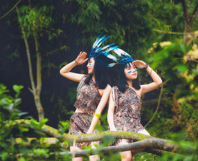 Ảnh[-]kỷ[-]yếu[-]thổ[-]dân[-]"chất[-]lừ"[-]của[-]học[-]sinh[-]Thái[-]Nguyên