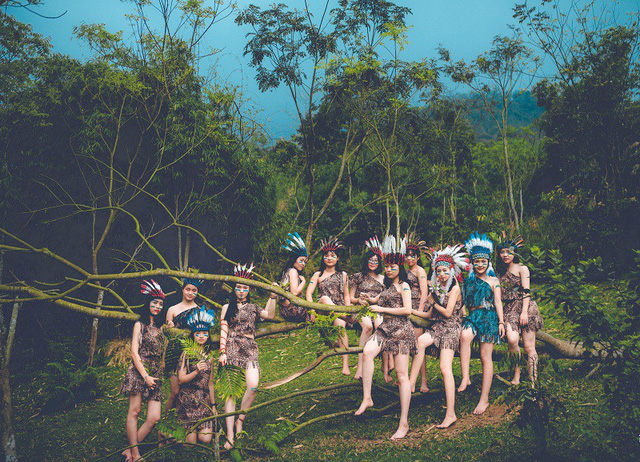 Ảnh[-]kỷ[-]yếu[-]thổ[-]dân[-]"chất[-]lừ"[-]của[-]học[-]sinh[-]Thái[-]Nguyên