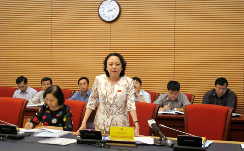 [-]Tấn[-]công[-]bác[-]sĩ[-]phản[-]ứng[-]chậm,[-]động[-]chạm[-]Bộ[-]trưởng[-]thì[-]phản[-]ứng[-]nhanh