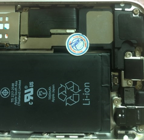 Thế[-]Giới[-]Di[-]Động[-]xác[-]nhận[-]bán[-]iPhone[-]5S[-]hàng[-]“dựng"