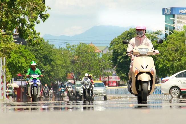 Bắc[-]Bộ[-]và[-]vùng[-]núi[-]Thanh[-]Hóa[-]đến[-]Phú[-]Yên[-]nắng[-]nóng[-]gay[-]gắt,[-]có[-]nơi[-]trên[-]40[-]độ[-]C