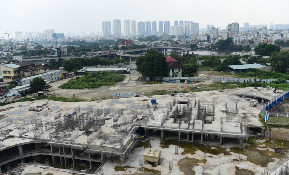TP.HCM[-]cưỡng[-]chế[-]tháo[-]dỡ[-]gần[-]35.000m2[-]xây[-]không[-]phép[-]của[-]Công[-]ty[-]CP[-]bất[-]động[-]sản[-]Sài[-]Gòn[-]Vina