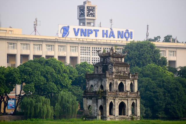 Bưu[-]điện[-]Hà[-]Nội[-]bất[-]ngờ[-]bị[-]“thay[-]tên[-]đổi[-]họ”