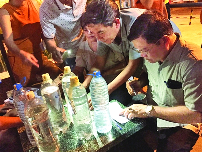 Ban[-]Quản[-]lý[-]chung[-]cư[-]The[-]Parkland[-]bơm[-]nước...[-]tưới[-]cây[-]cho[-]dân[-]dùng