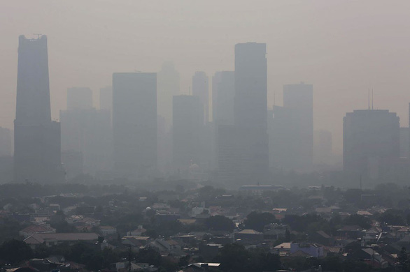 Bị[-]kiện,[-]Jakarta[-]làm[-]mưa[-]nhân[-]tạo[-]để[-]giảm[-]ô[-]nhiễm