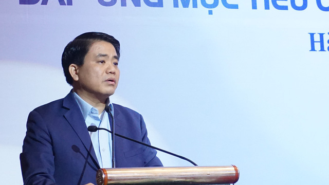 Hà[-]Nội[-]trồng[-]phong[-]lá[-]đỏ[-]trên[-]các[-]tuyến[-]phố