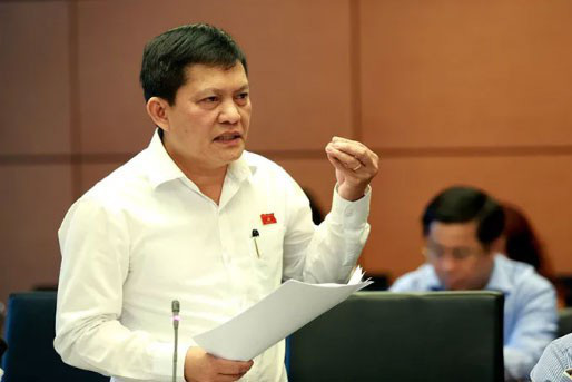 "Ông[-]Phạm[-]Phú[-]Quốc[-]đang[-]trong[-]tình[-]thế[-]rất[-]nan[-]giải..."