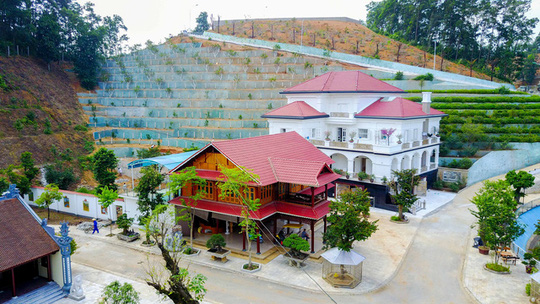 Khu[-]dinh[-]thự[-]“siêu[-]khủng”[-]của[-]vợ[-]Giám[-]đốc[-]Sở[-]ở[-]Yên[-]Bái