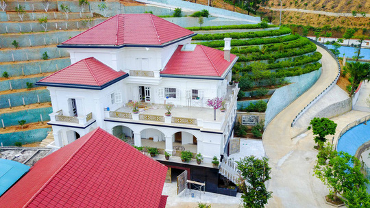 Khu[-]dinh[-]thự[-]“siêu[-]khủng”[-]của[-]vợ[-]Giám[-]đốc[-]Sở[-]ở[-]Yên[-]Bái