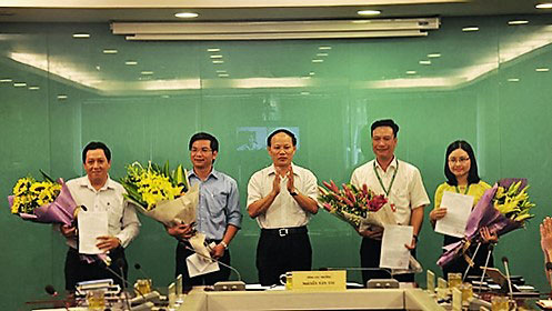Cục[-]phó[-]Nguyễn[-]Xuân[-]Quang[-]là...[-]diện[-]đặc[-]biệt!