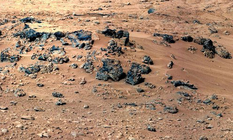Curiosity[-]sẽ[-]lấy[-]cát[-]ở[-]khu[-]vực[-]trong[-]ảnh[-]để[-]phân[-]tích.