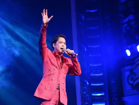 Thu[-]hồi[-]bằng[-]khen[-]nếu[-]Ngọc[-]Sơn[-]không[-]chứng[-]minh[-]là[-]giáo[-]sư