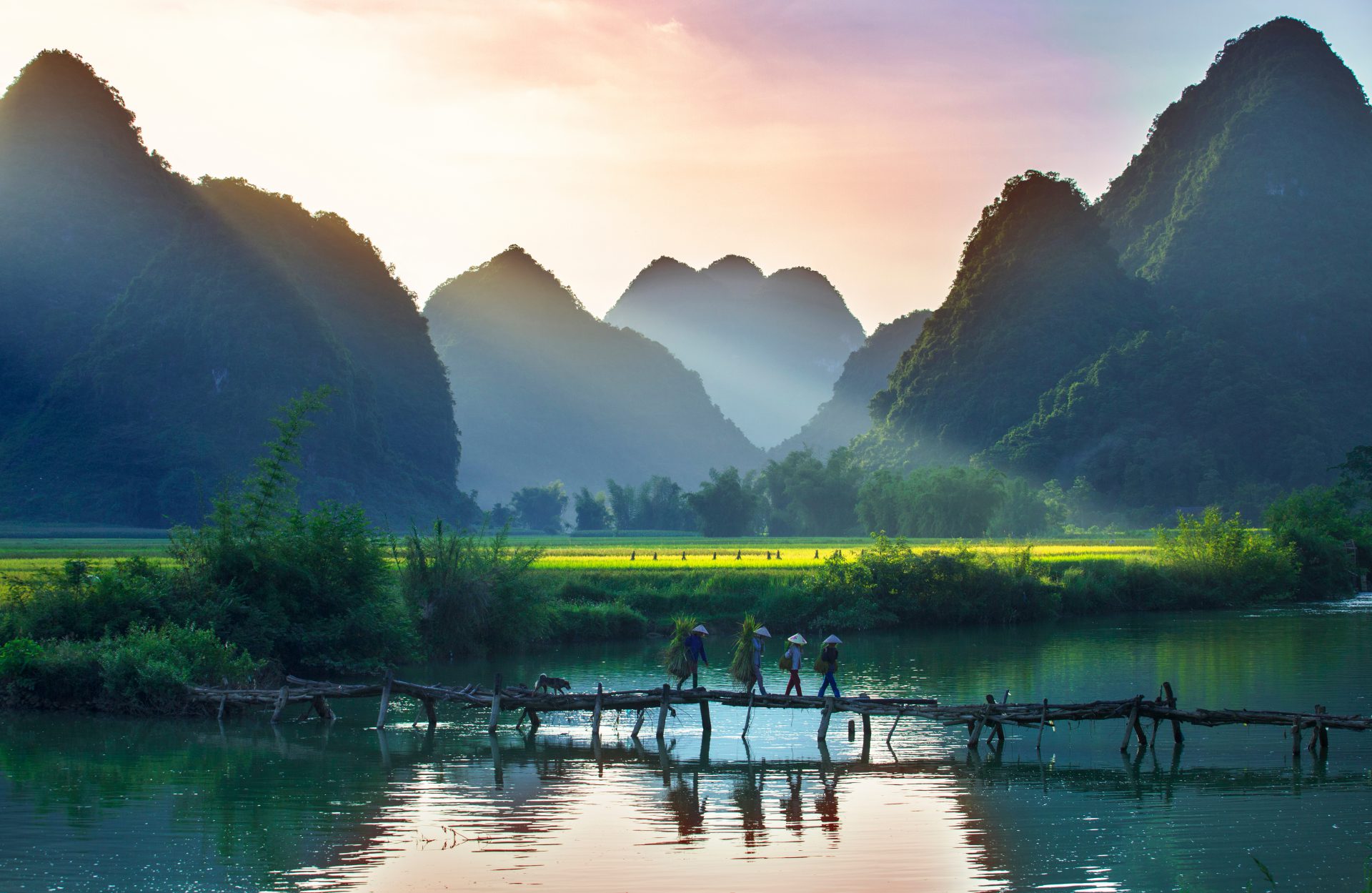 Cao[-]Bằng[-]bảo[-]vệ[-]môi[-]trường[-]để[-]phát[-]triển[-]du[-]lịch[-]