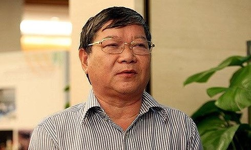 Ông[-]Lê[-]Như[-]Tiến:[-]Phát[-]lu[-]chống[-]ngập,[-]khôi[-]hài!