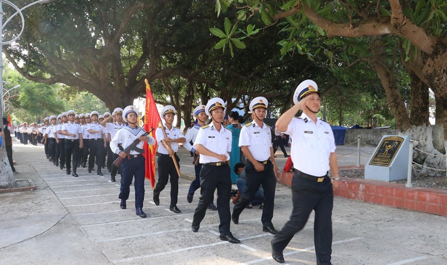 Cây[-]di[-]sản[-]-[-]cột[-]mốc[-]chủ[-]quyền[-]trên[-]quần[-]đảo[-]Trường[-]Sa