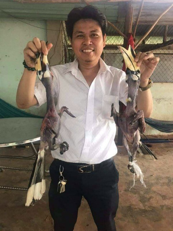 Thông[-]tin[-]bất[-]ngờ[-]vụ[-]giám[-]đốc[-]'tự[-]sướng'[-]khoe[-]ảnh[-]thịt[-]chim[-]quý