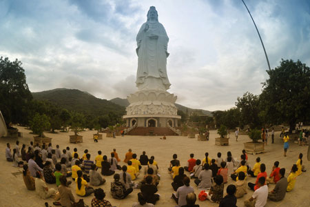 Làm[-]lễ,[-]tụng[-]kinh[-]và[-]trì[-]chú[-]Đại[-]bi[-]dịp[-]lễ[-]này