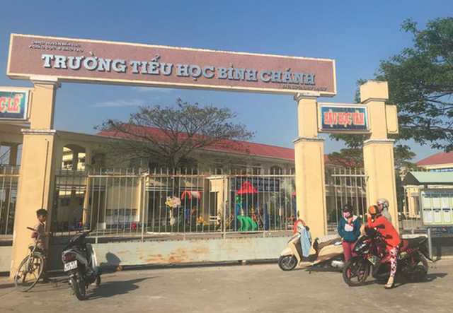 Đảng[-]ủy[-]xã[-]biểu[-]quyết[-]khai[-]trừ[-]Đảng[-]ông[-]Võ[-]Hòa[-]Thuận