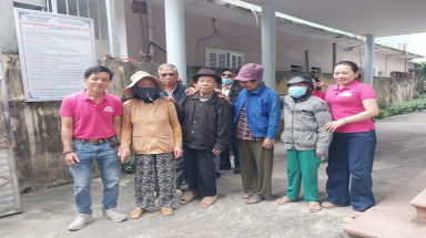 Tết ấm yêu thương với bà con người mù nghèo 