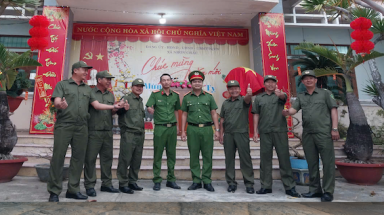 Lễ chào cờ mừng Đảng, mừng xuân Ất Tỵ trên đảo tiền tiêu Nhơn Châu-Bình Định