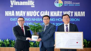  Sau một năm công bố kế hoạch Net Zero 2050, Vinamilk có 3 đơn vị đạt chứng nhận quốc tế về trung hòa Carbon