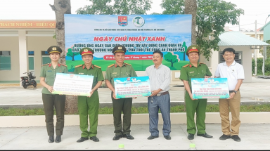  Ban Thanh niên Công An TP Hồ Chí Minh tổ chức trồng cây trong hoạt động “Ngày Chủ Nhật Xanh”