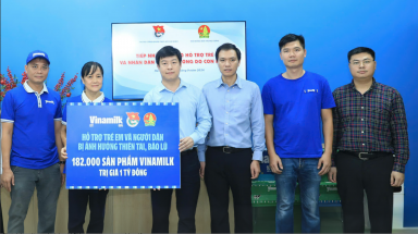  Vinamilk hỗ trợ hơn 550.000 sản phẩm dinh dưỡng thiết yếu cho người dân vùng lũ