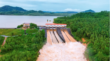 Nguy cơ từ 337 hồ chứa hư hỏng, vận hành hồ thủy lợi kiểu "lái mù" gây lũ chồng lũ