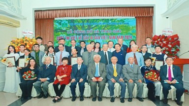  25 tác phẩm được trao giải viết về "Cây di sản Việt Nam năm 2024"